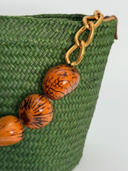 Cartera Ovalada con Aza de Tagua