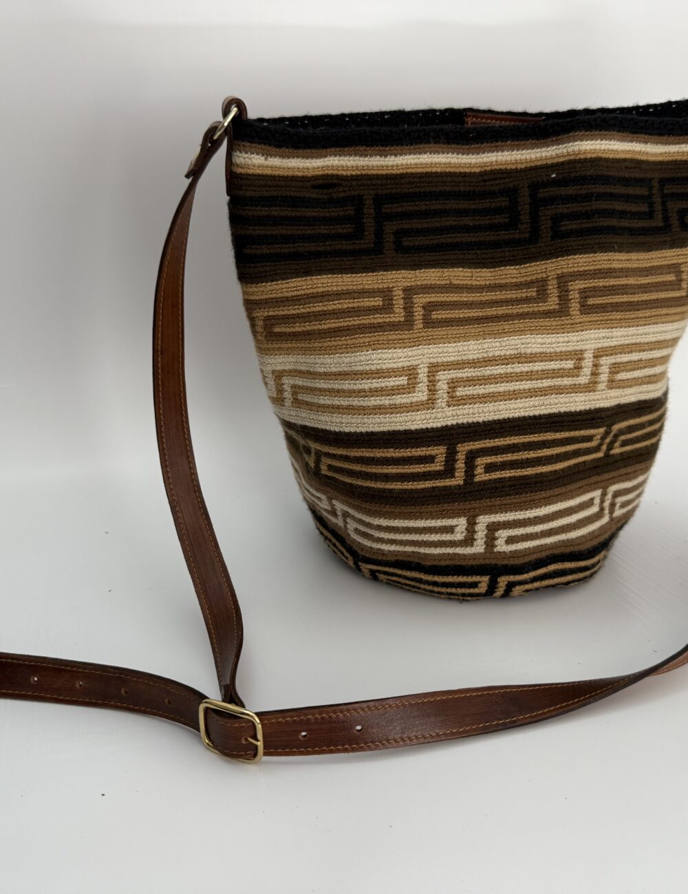 Bolso de Wayuu con Aza de Piel - Imagen 2