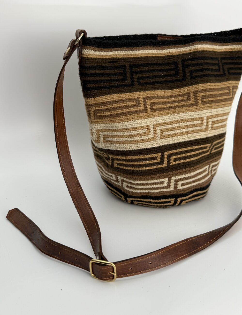 Bolso de Wayuu con Aza de Piel - Imagen 5